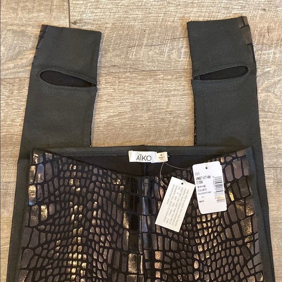 Aiko Black Alligator Leggings - Picture 6 of 13